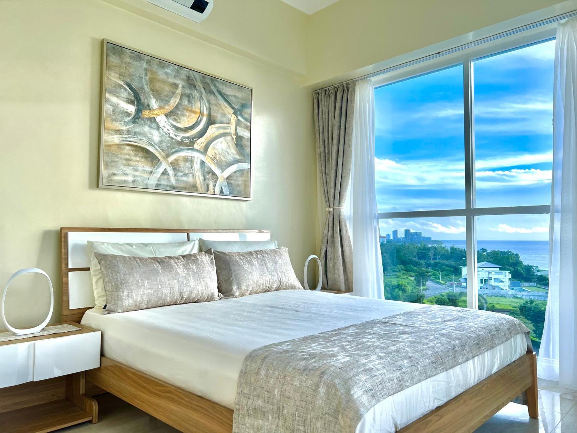 La Mirada Deluxe Suites With Oceanview Lapu-Lapu City Exterior photo