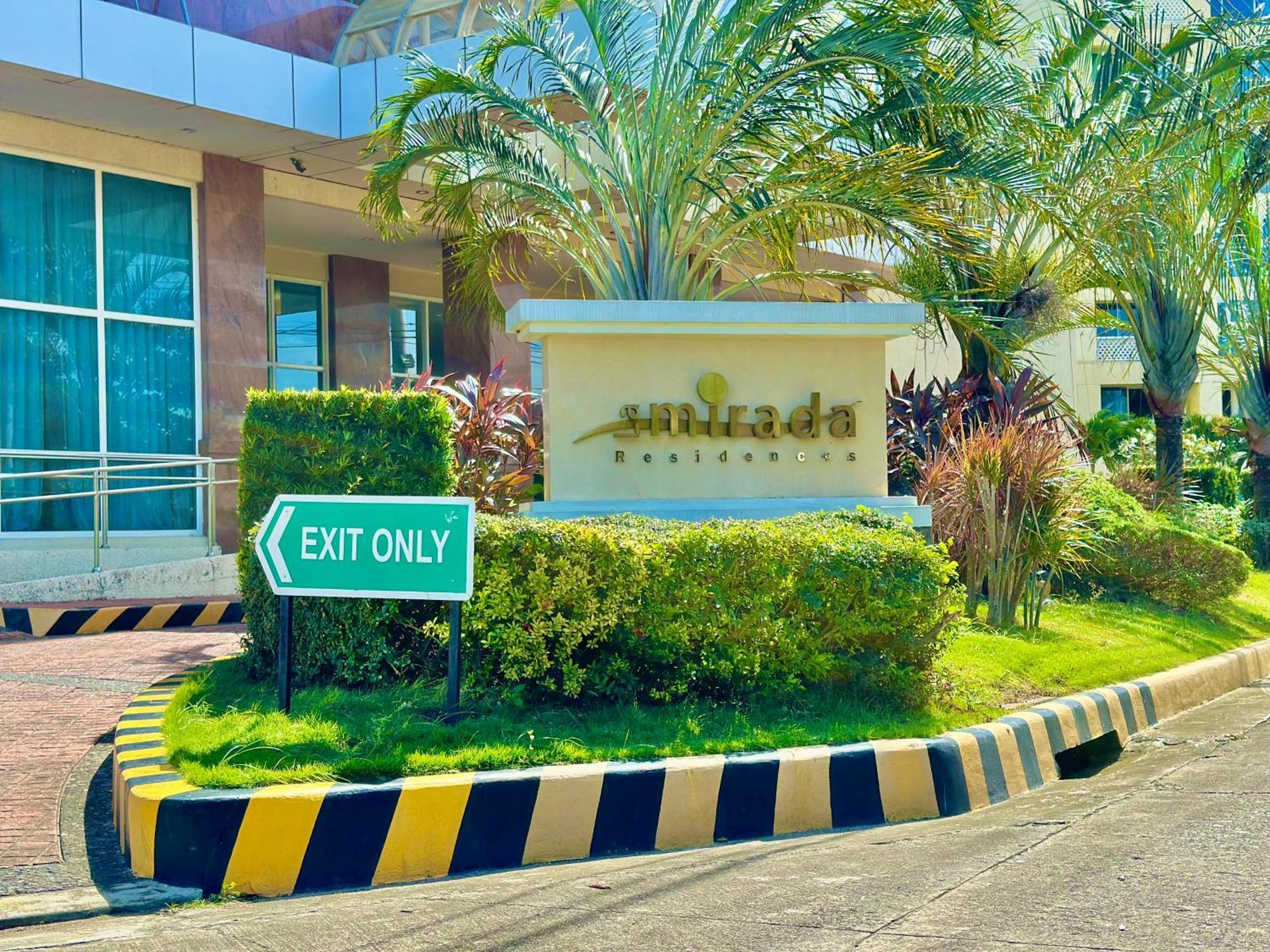 La Mirada Deluxe Suites With Oceanview Lapu-Lapu City Exterior photo